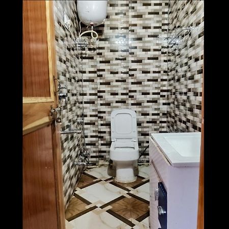 Eyesky, Tosh Hotel Екстериор снимка