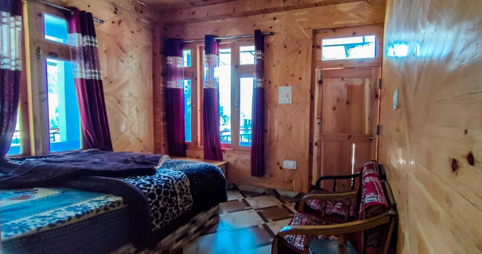 Eyesky, Tosh Hotel Екстериор снимка
