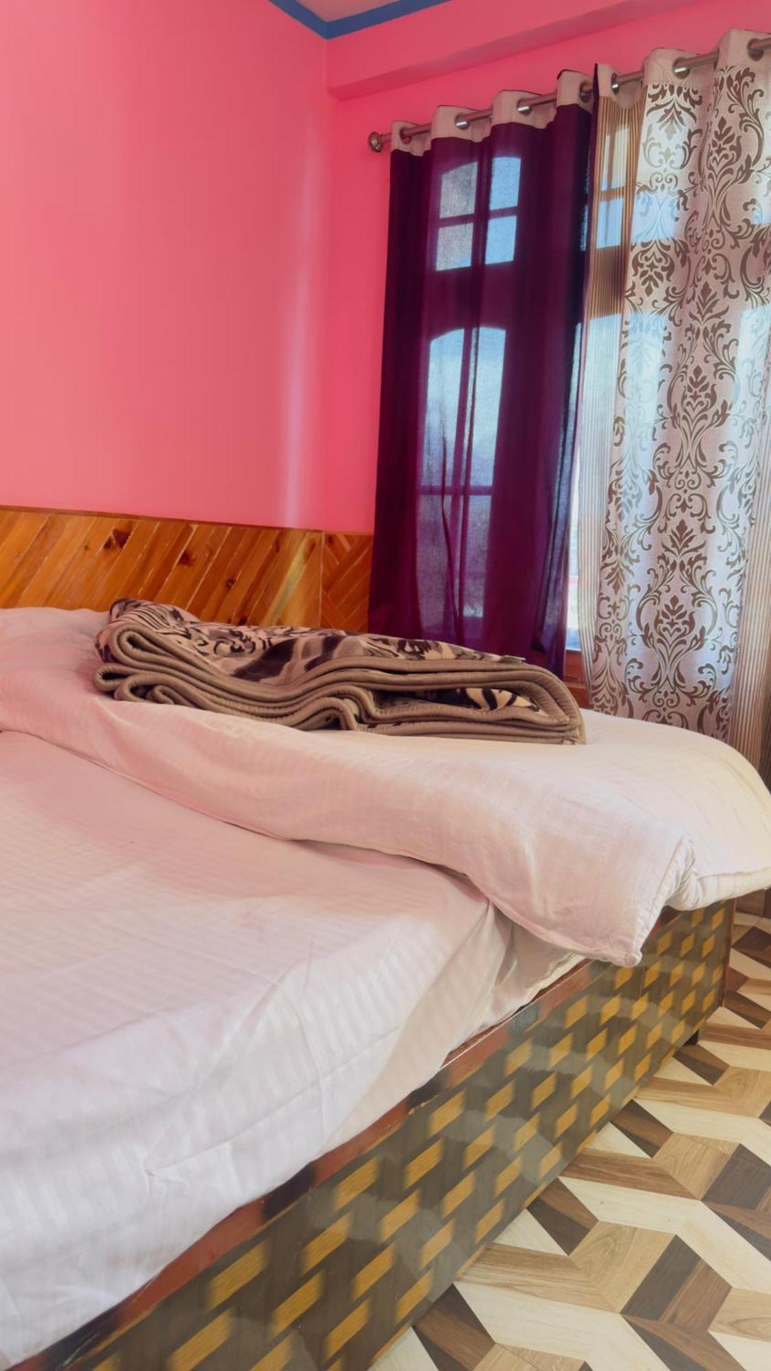 Eyesky, Tosh Hotel Екстериор снимка