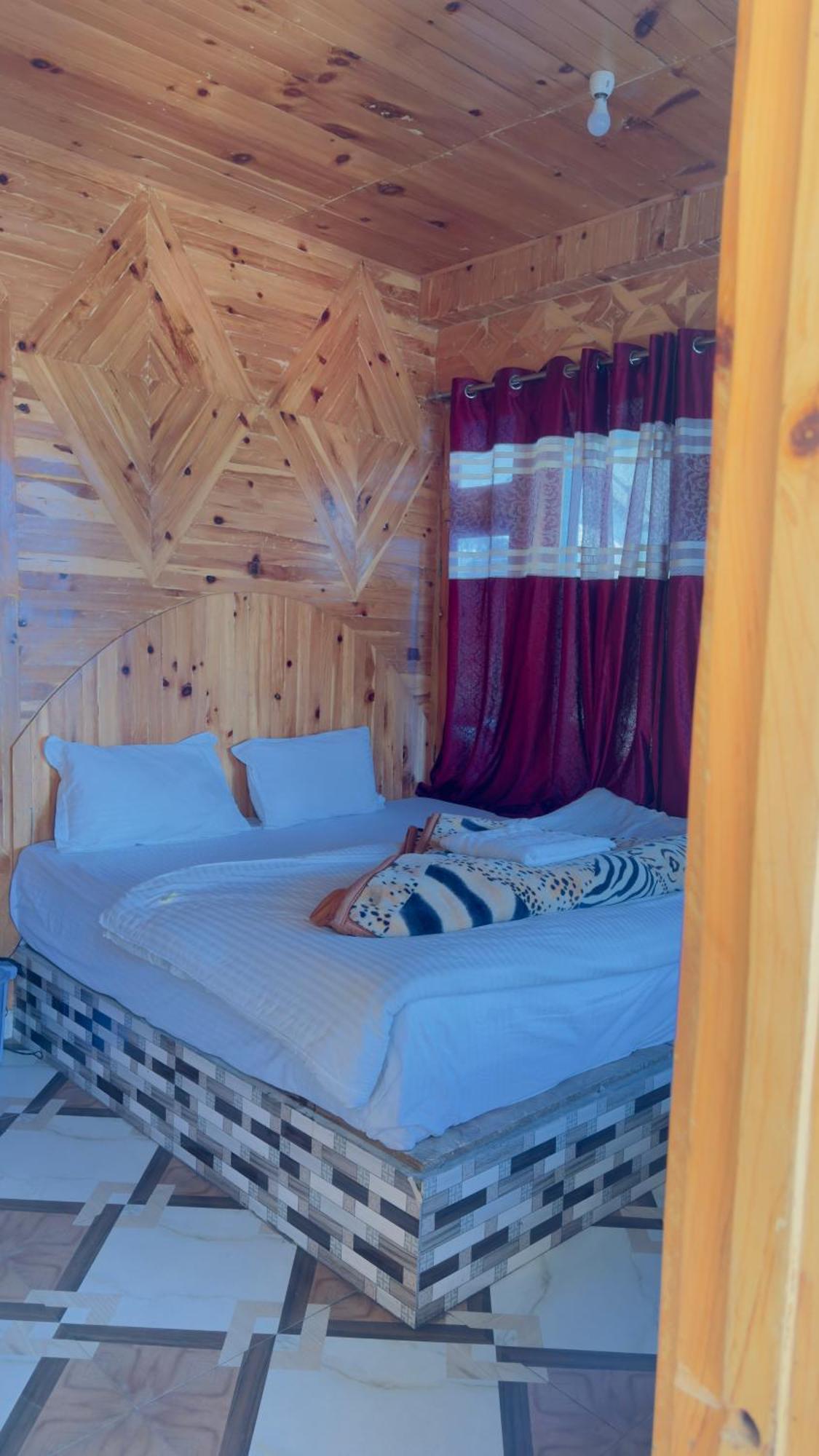 Eyesky, Tosh Hotel Екстериор снимка