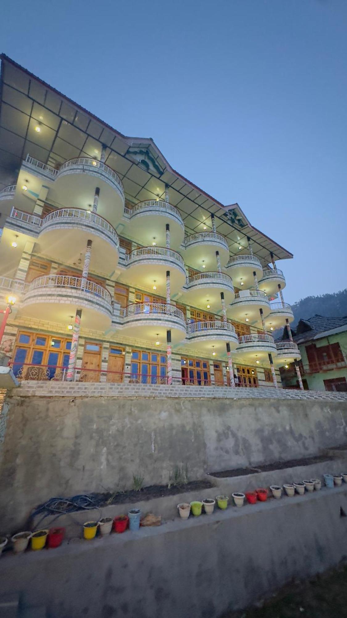 Eyesky, Tosh Hotel Екстериор снимка