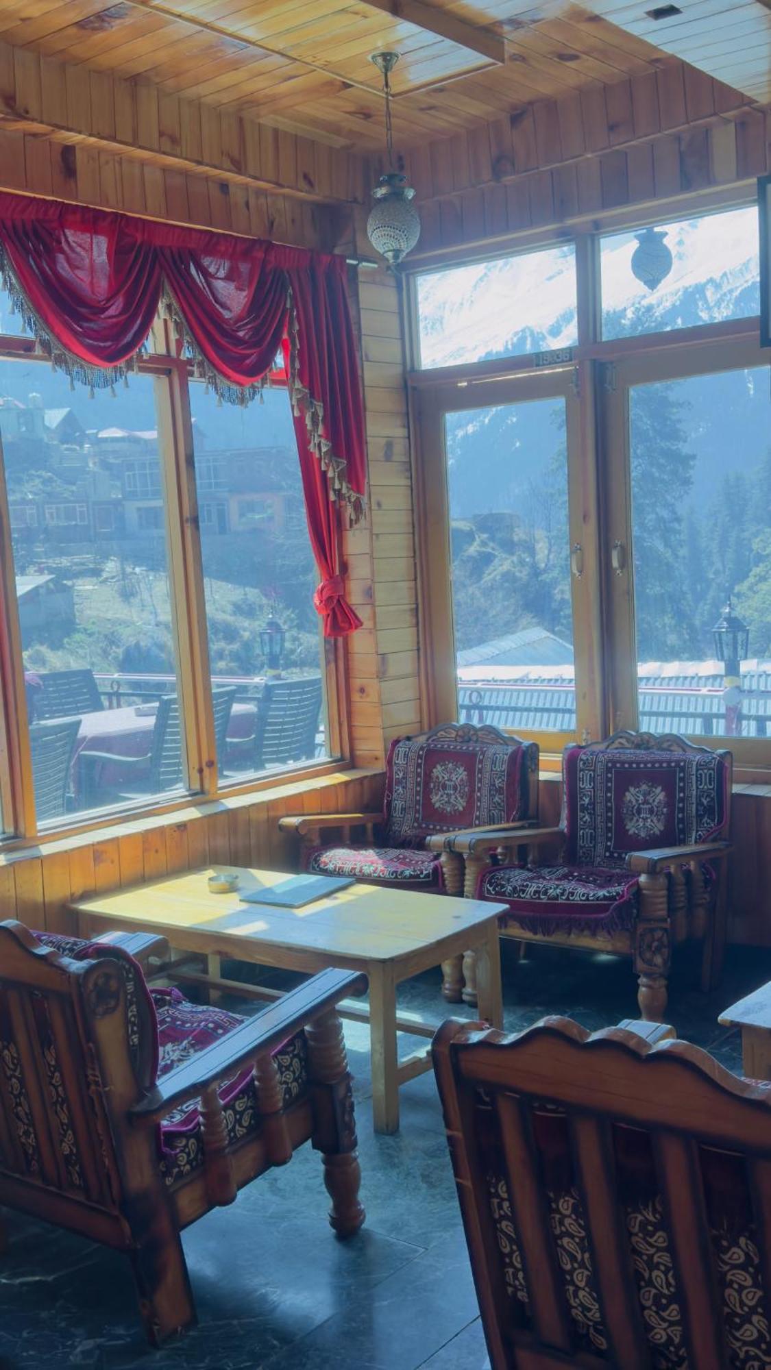 Eyesky, Tosh Hotel Екстериор снимка