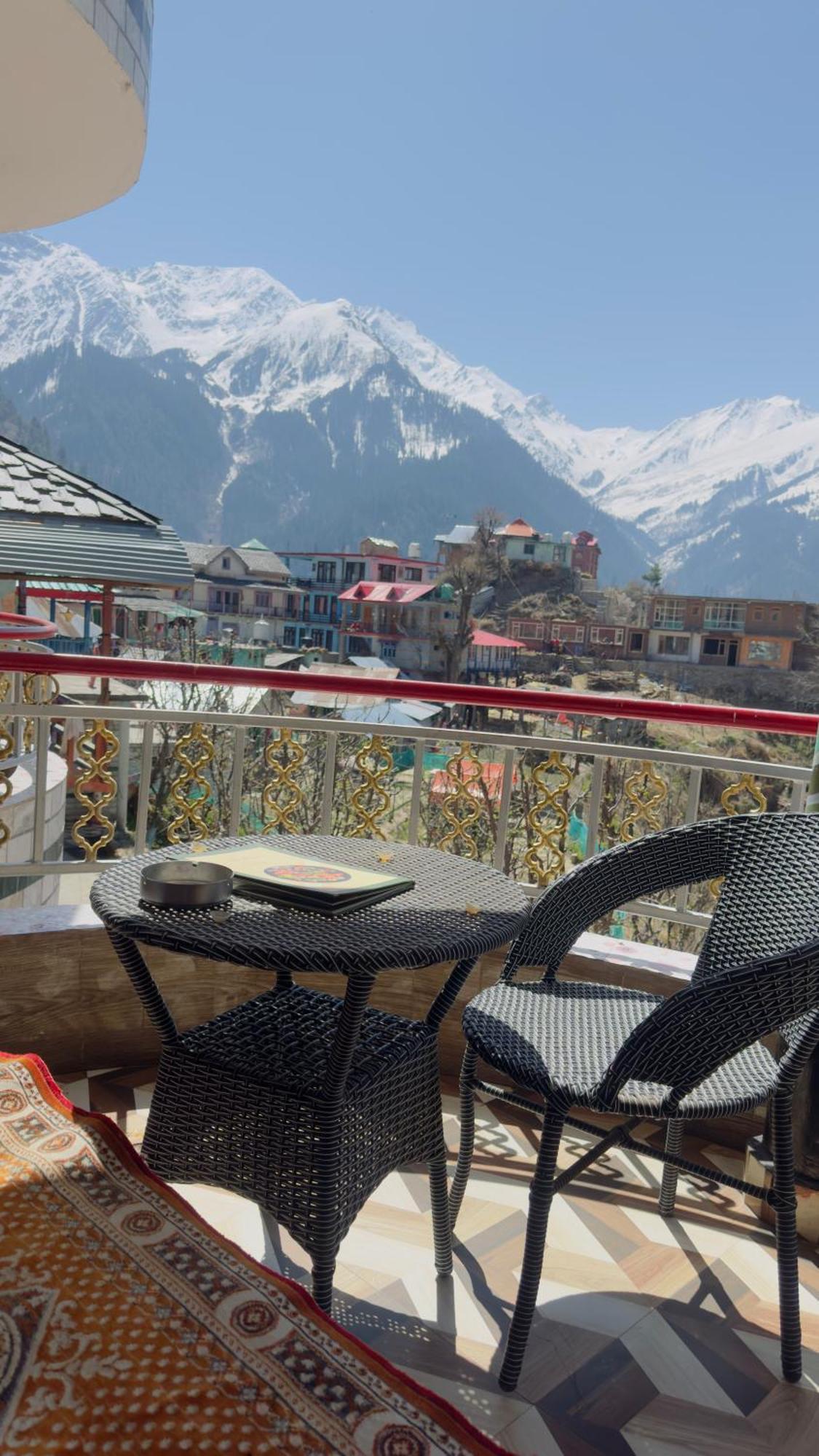 Eyesky, Tosh Hotel Екстериор снимка