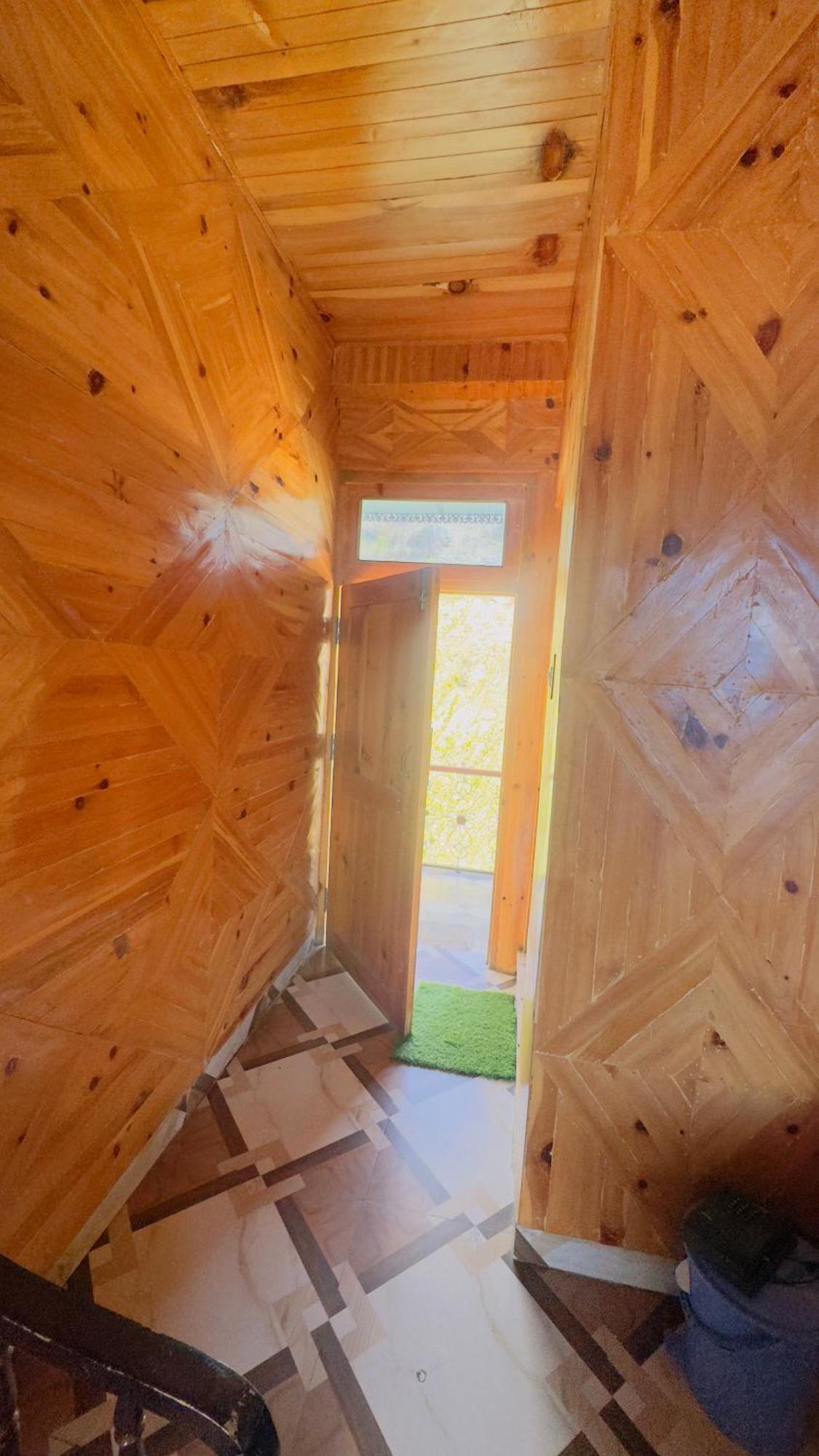Eyesky, Tosh Hotel Екстериор снимка