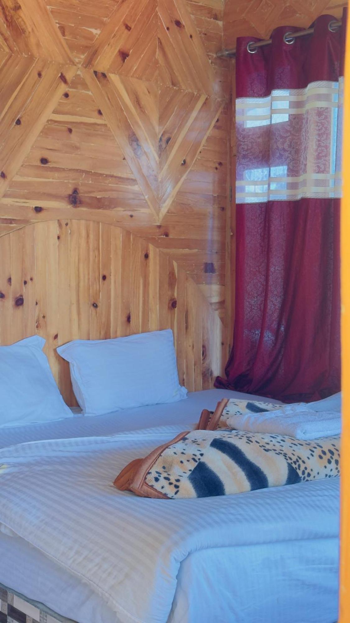 Eyesky, Tosh Hotel Екстериор снимка